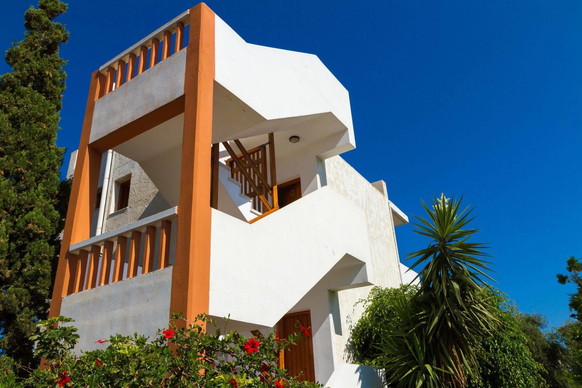 Ideal Hotel Kokkini Hani Exterior photo